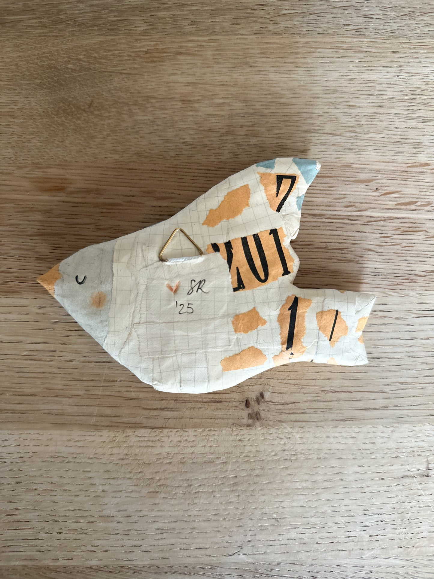 Vogels met een verhaal - Oud ruitjespapier met gedrukte oude lootjes