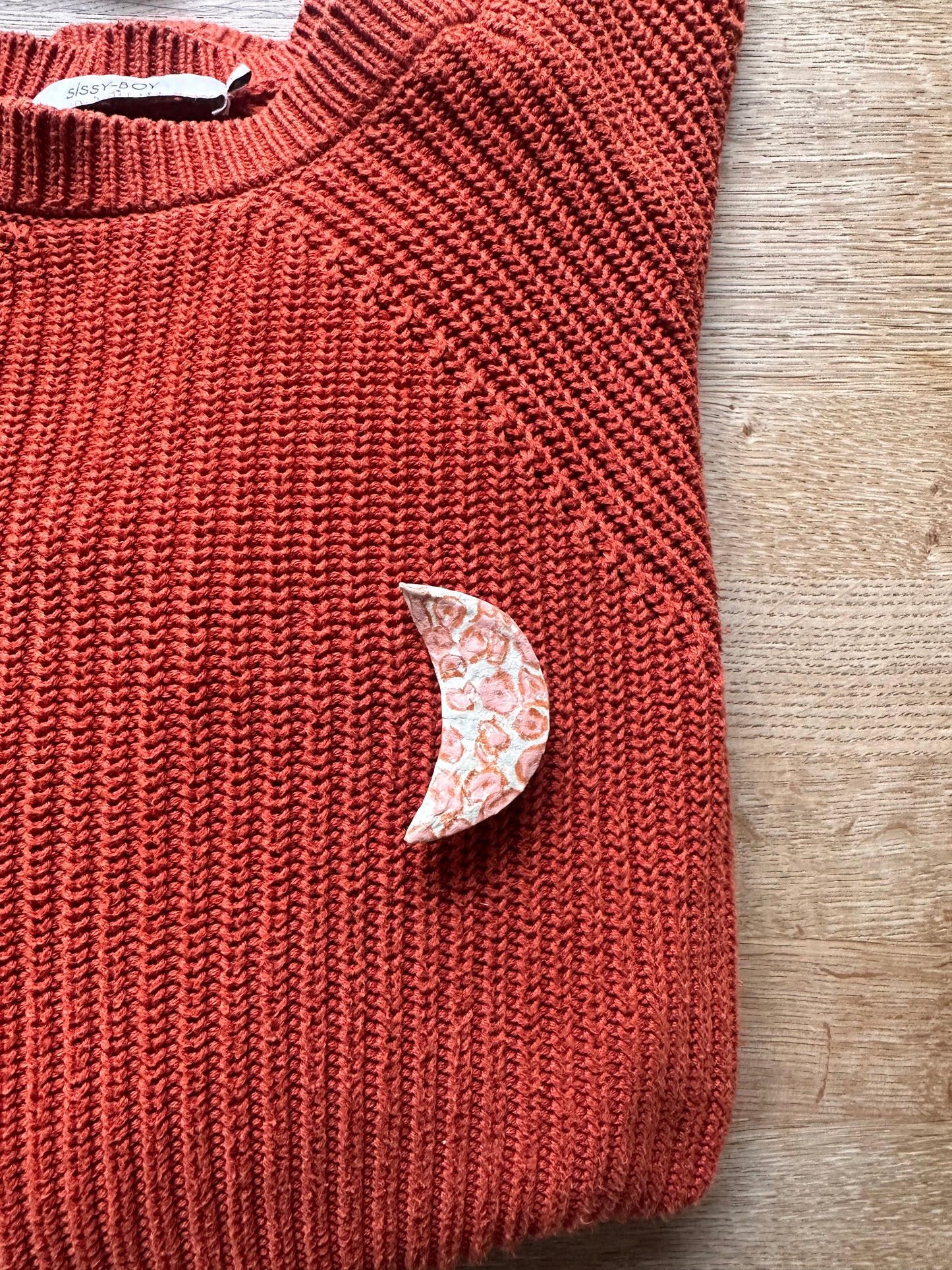 Papier maché broche no. 4