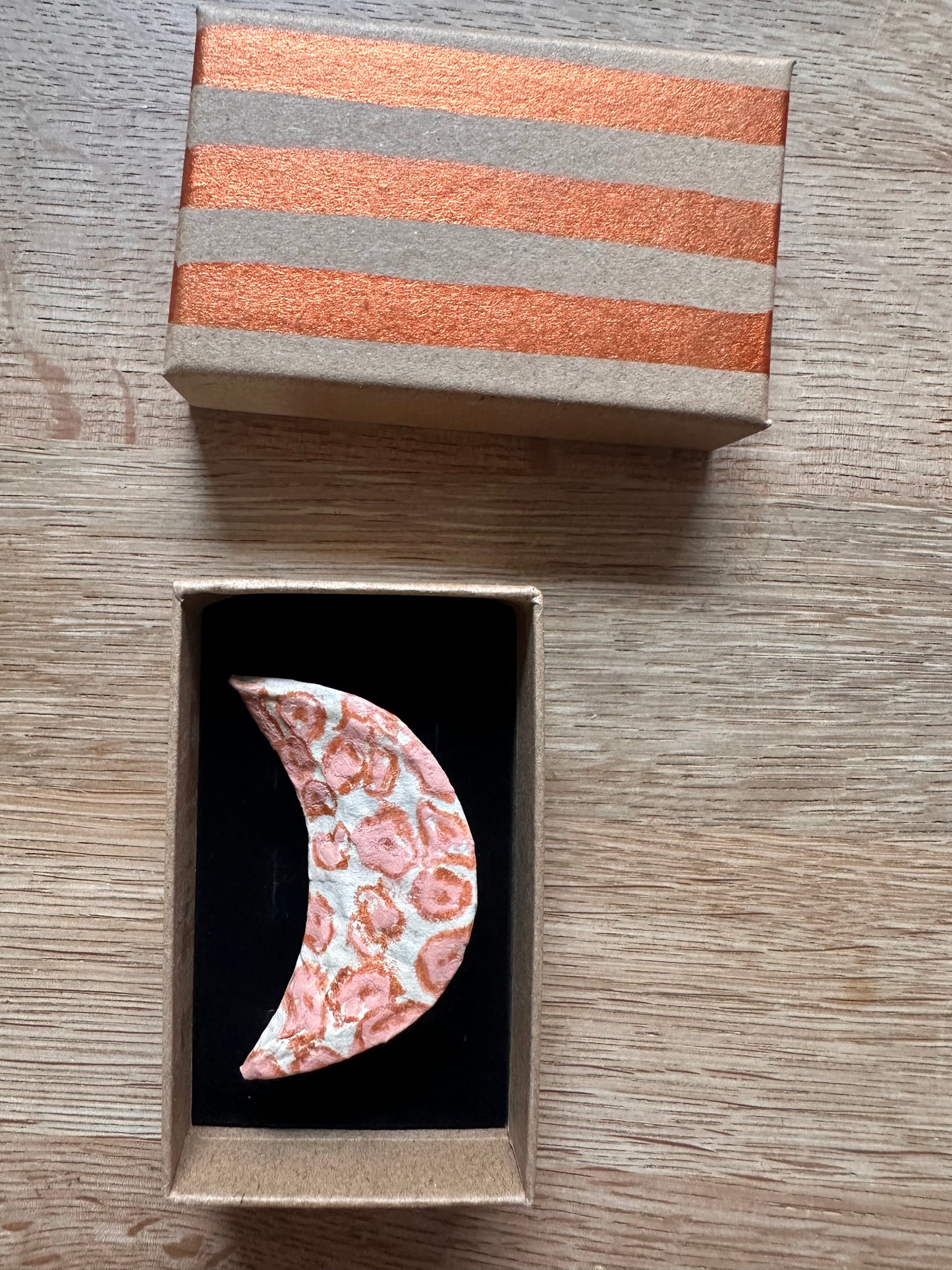 Papier maché broche no. 4