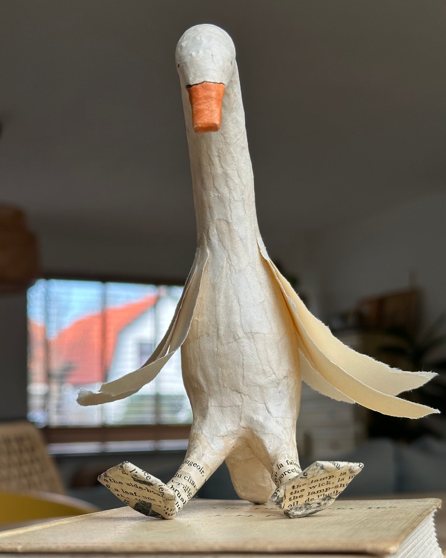 Toby zwaan van papier maché