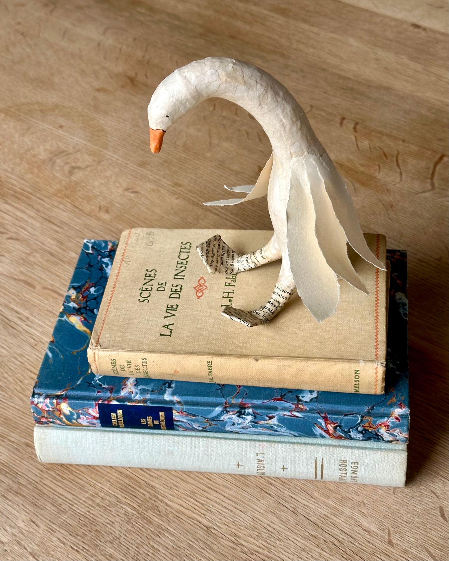 Toby zwaan van papier maché