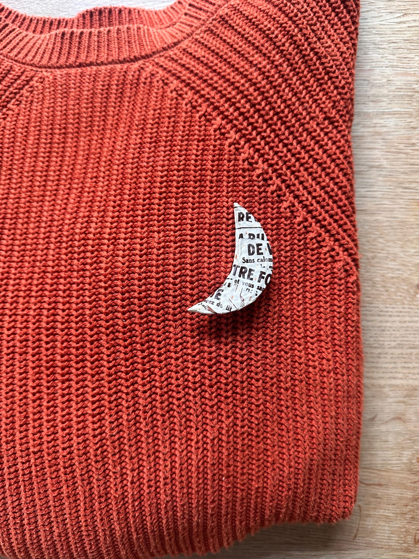 Papier maché broche no. 7